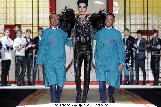 ce3 ziecti de bill fotomodel huh?
nu-i asa j e zlabutz nostru
ma fff moolt starea lui :(  :(  :(  =(