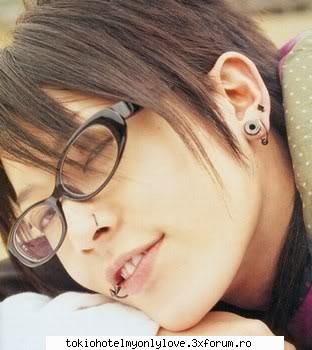 miyavi s-a nascut pe data de nishikujo, osaka,( 14 septembrie 1981) japonia. mama lui este de
