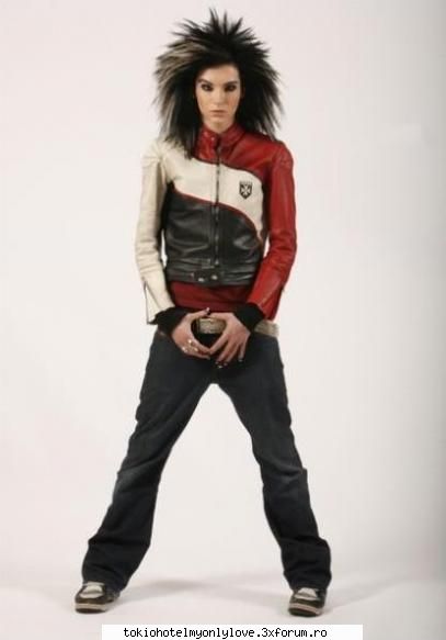 Poze!!! - chiar ca se uita super acum pun si yo poze! - ~� Bill Kaulitz �~